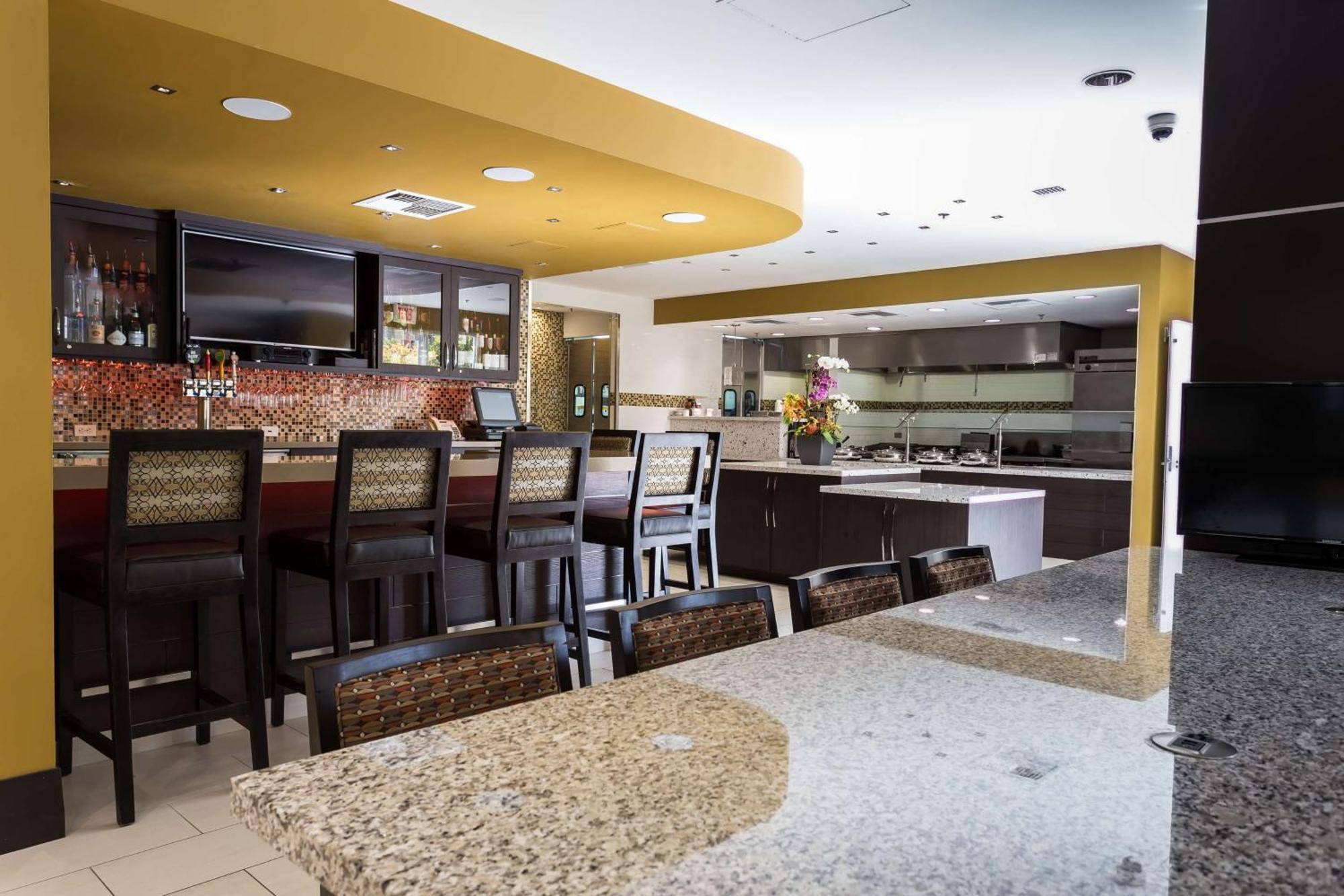 Hilton Garden Inn San Mateo Eksteriør billede